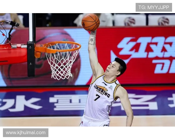 广厦男篮力克辽宁延续强势豪取四连胜彰显冠军底蕴主场鏖战攻防制胜团队篮球